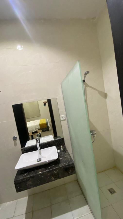 Areen Aparthotel Рияд Екстериор снимка